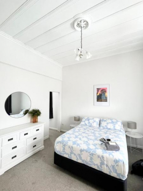 Spacious 6 Bedroom Herne Bay Villa - Close to CBD - Free WIFI